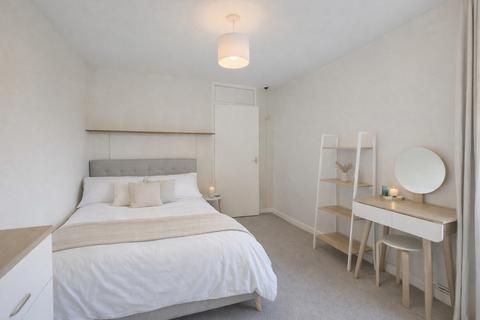 2 bedroom apartment to rent, Hornsey Road, London N19
