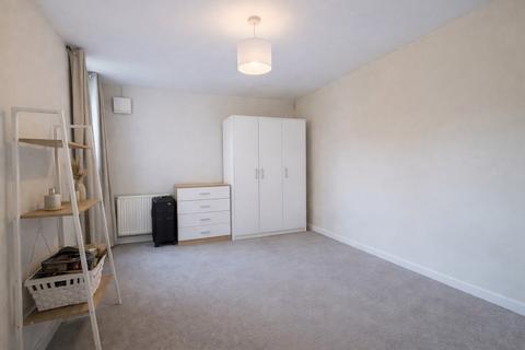 2 bedroom apartment to rent, Hornsey Road, London N19