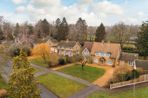 undefined, Hall Close, Bedford MK43
