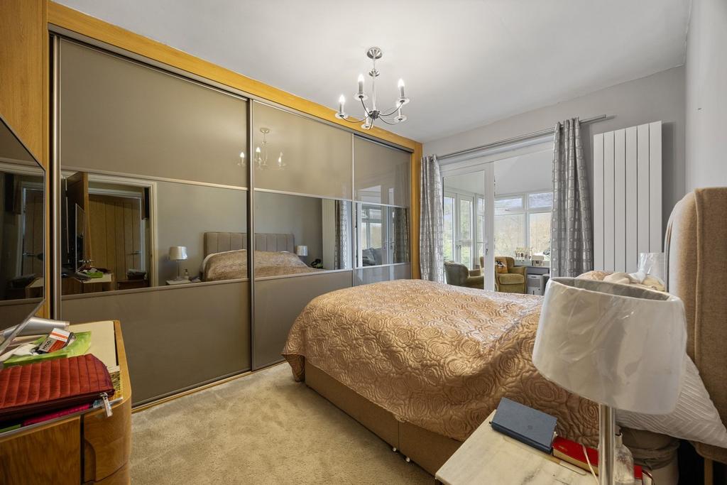 BEDROOM ONE (fitted wardrobes)