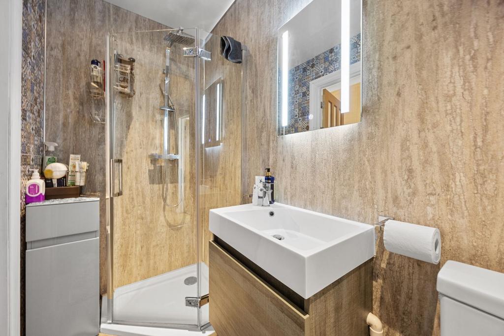 En suite shower room