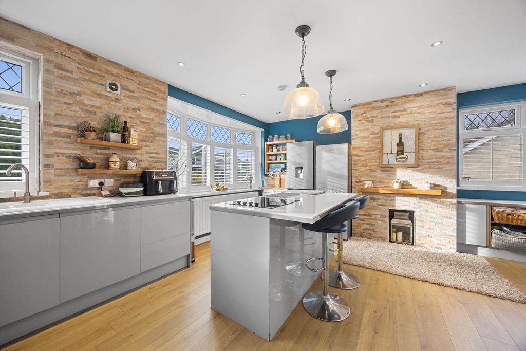 Open plan kitchen/dining room