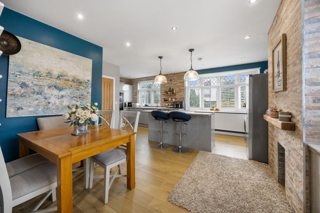 Open plan kitchen/dining room