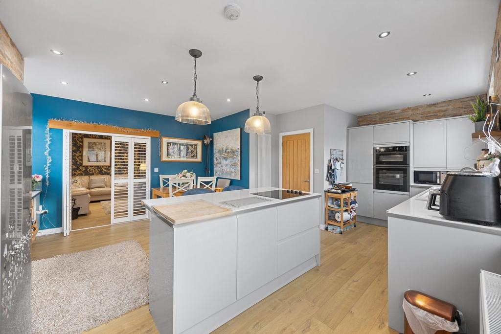 Open plan kitchen/dining room