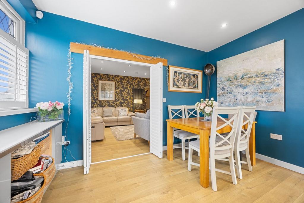 Open plan kitchen/dining room