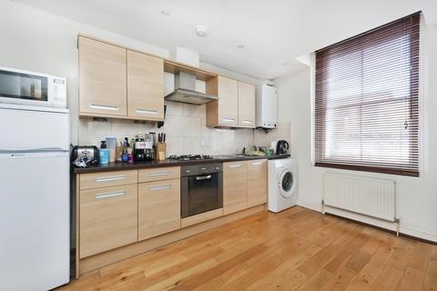 2 bedroom flat to rent, Branksome Road, SW2