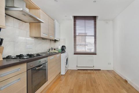 2 bedroom flat to rent, Branksome Road, SW2