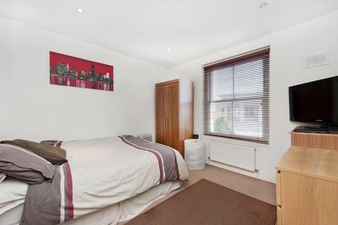 2 bedroom flat to rent, Branksome Road, SW2