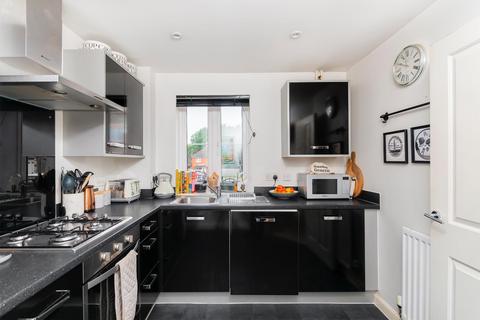 2 bedroom flat for sale, Latimer Close, Brislington