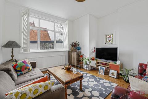 2 bedroom flat for sale, Park Avenue North, N8
