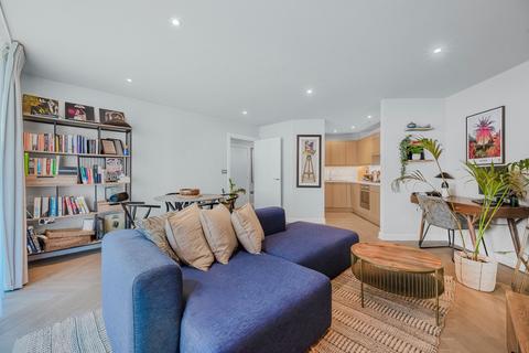 1 bedroom flat to rent, Island Apartments, 29 Basire Street, London