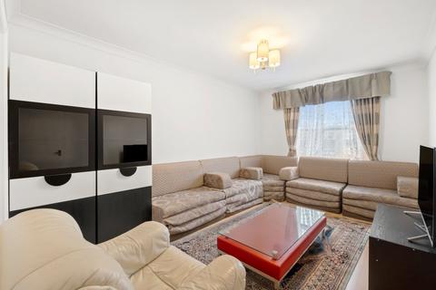 1 bedroom flat to rent, Fulham Court, Fulham Road, London
