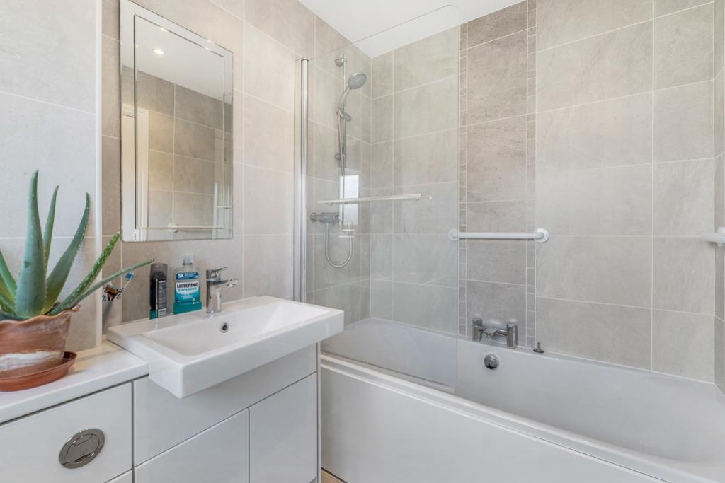 20 Greenwich Avenue (Holbeach)-22