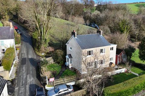 3 bedroom detached house for sale, Ffynnonddrain, Carmarthen