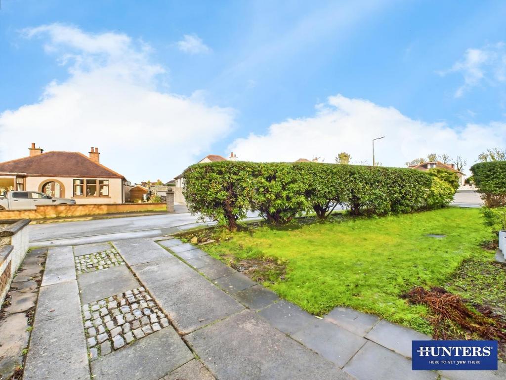 Driveway/Front Garden