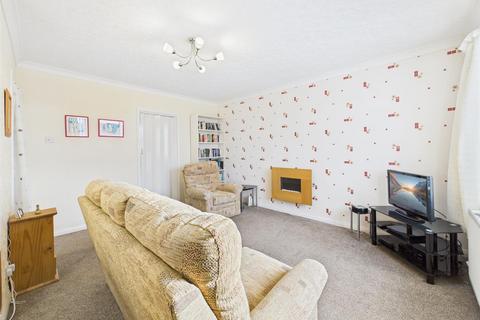 2 bedroom flat for sale, Darwin Road, Bridlington