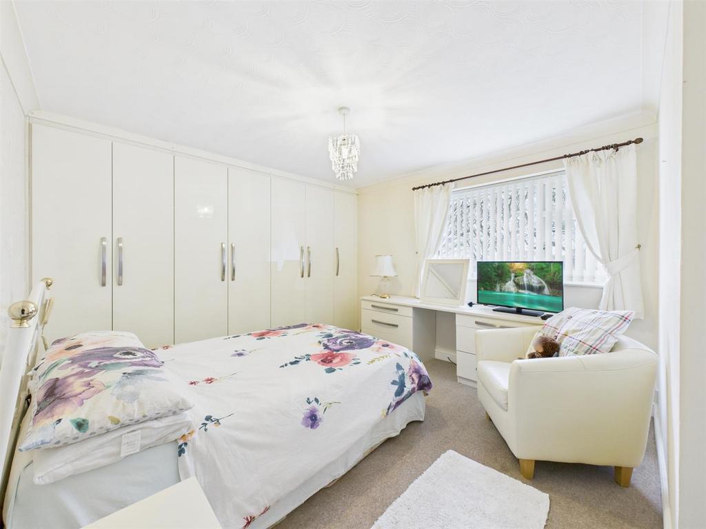Bedroom: