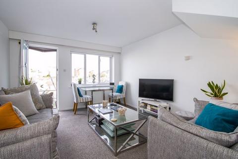 2 bedroom terraced house for sale, Plas Glen Rosa, Penarth