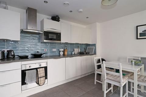 2 bedroom flat for sale, Davaar House, Ferry Court, Cardiff