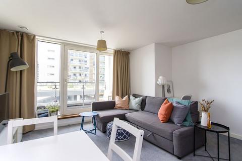 2 bedroom flat for sale, Davaar House, Ferry Court, Cardiff