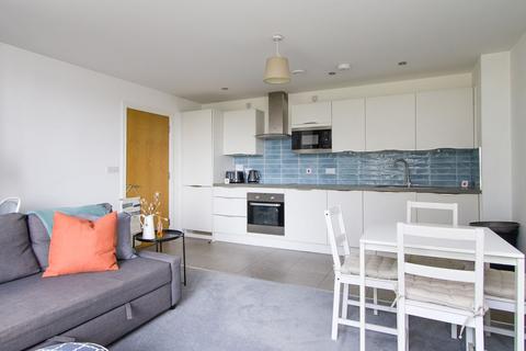 2 bedroom flat for sale, Davaar House, Ferry Court, Cardiff