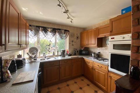 2 bedroom maisonette to rent, Botham House, St Johns Green, North Shields