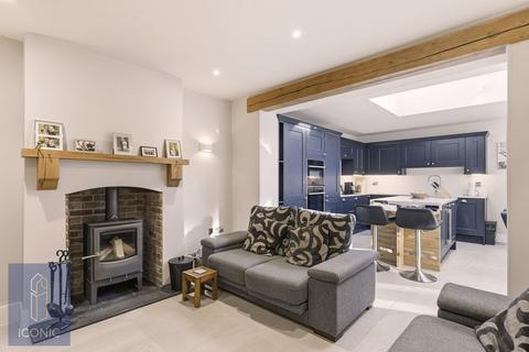 3 bedroom character property for sale, Taverham Road, Taverham, Norwich