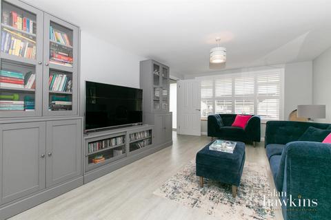 4 bedroom detached bungalow for sale, Chestnut Springs, Lydiard Millicent.