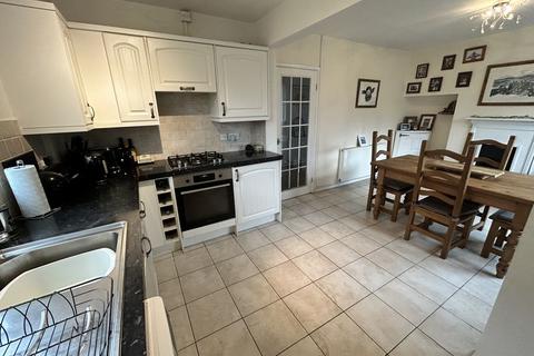 3 bedroom semi-detached house for sale, Glan Y Mor Road, Penrhyn Bay