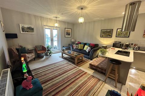 3 bedroom apartment for sale, Pwllycrochan Avenue, Colwyn Bay