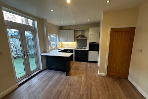 3 bedroom terraced house to rent, *Available Now  3 bedroom family house *