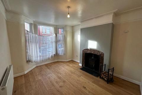 3 bedroom terraced house to rent, *Available Now  3 bedroom family house *
