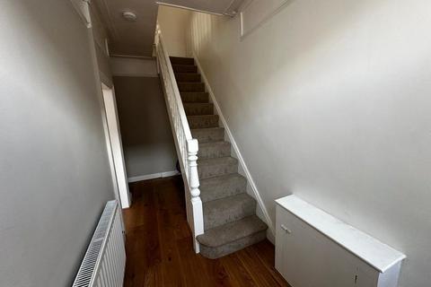 3 bedroom terraced house to rent, *Available Now  3 bedroom family house *