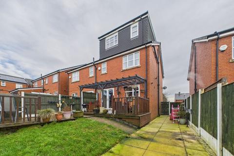 4 bedroom semi-detached house for sale, Kings Road, Shaw, Oldham, OL2