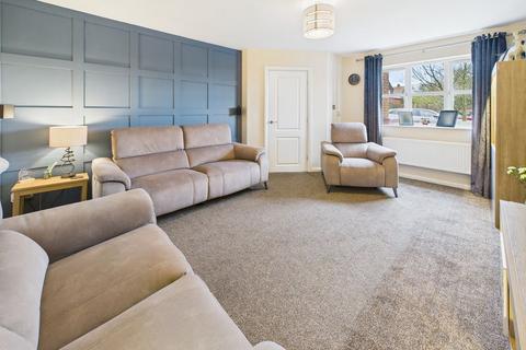 4 bedroom semi-detached house for sale, Kings Road, Shaw, Oldham, OL2