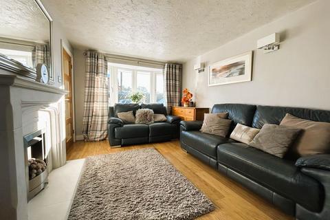3 bedroom semi-detached house for sale, Lawnoaks Close, Brownhills, Walsall WS8 7NG