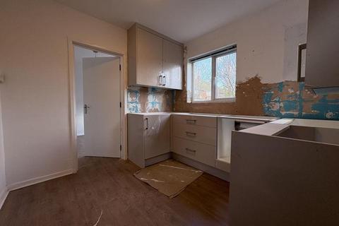 3 bedroom semi-detached house to rent, Blumfield Crescent, Slough, SL1