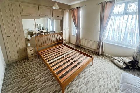 2 bedroom terraced house for sale, Pengwern Avenue, Deane