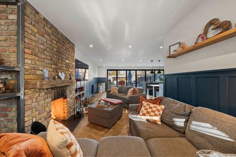 undefined, Oaks Way, Carshalton Beeches