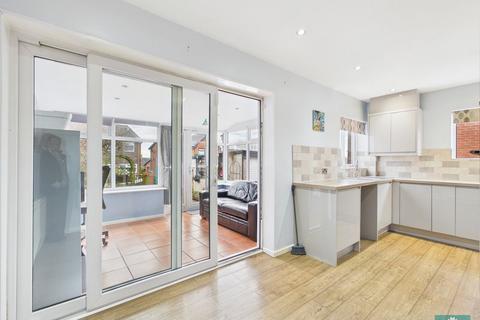 3 bedroom semi-detached house for sale, Harewood Road, Oldham OL2
