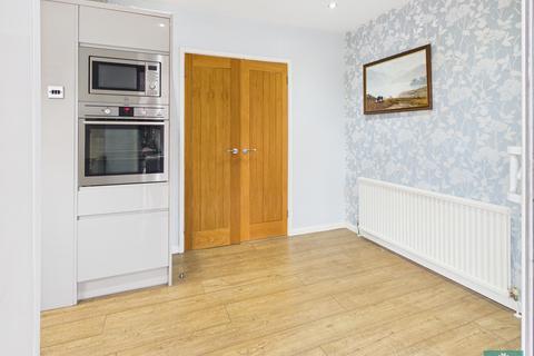 3 bedroom semi-detached house for sale, Harewood Road, Oldham OL2