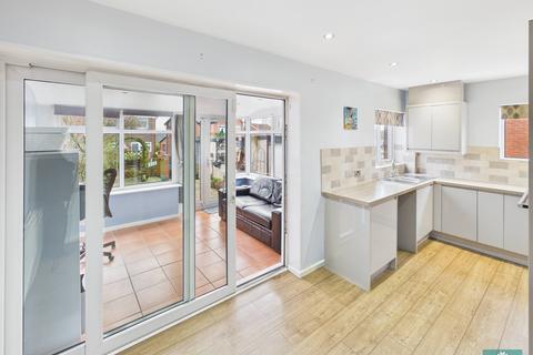 3 bedroom semi-detached house for sale, Harewood Road, Oldham OL2