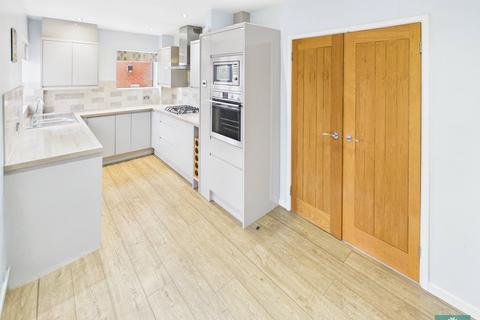 3 bedroom semi-detached house for sale, Harewood Road, Oldham OL2