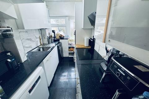 3 bedroom terraced house for sale, Rose Gardens, Southall