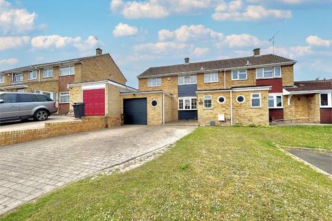 4 bedroom semi-detached house for sale, Tarnside Close, South West Dunstable