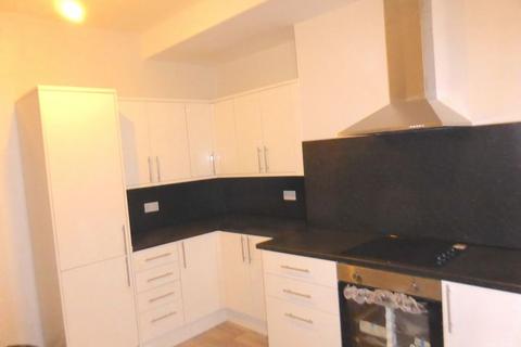 4 bedroom apartment to rent, Versailles Road, London