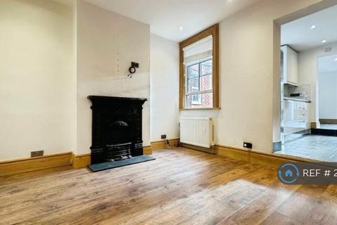 3 bedroom terraced house to rent, Basingstoke, Basingstoke, RG21