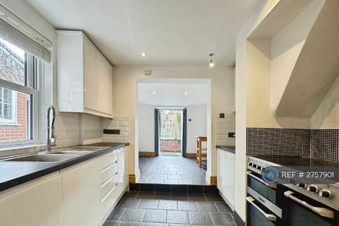 3 bedroom terraced house to rent, Basingstoke, Basingstoke, RG21