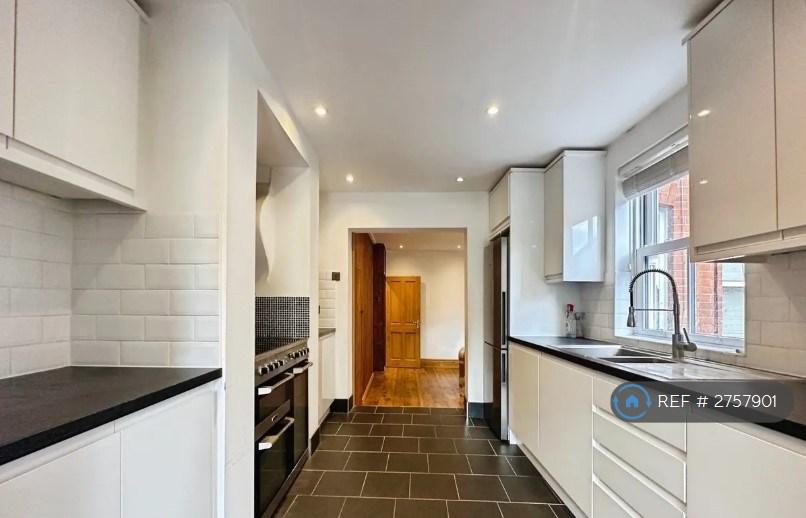 Kitchen 2/2