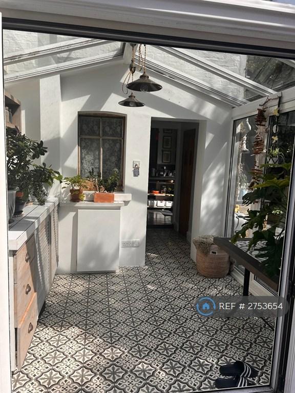Conservatory / Dining